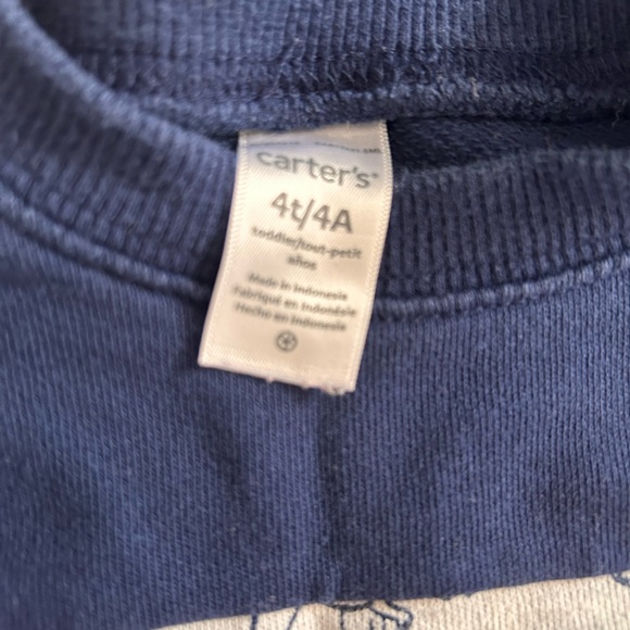 Kids sweater 4T - Picture 2 of 2